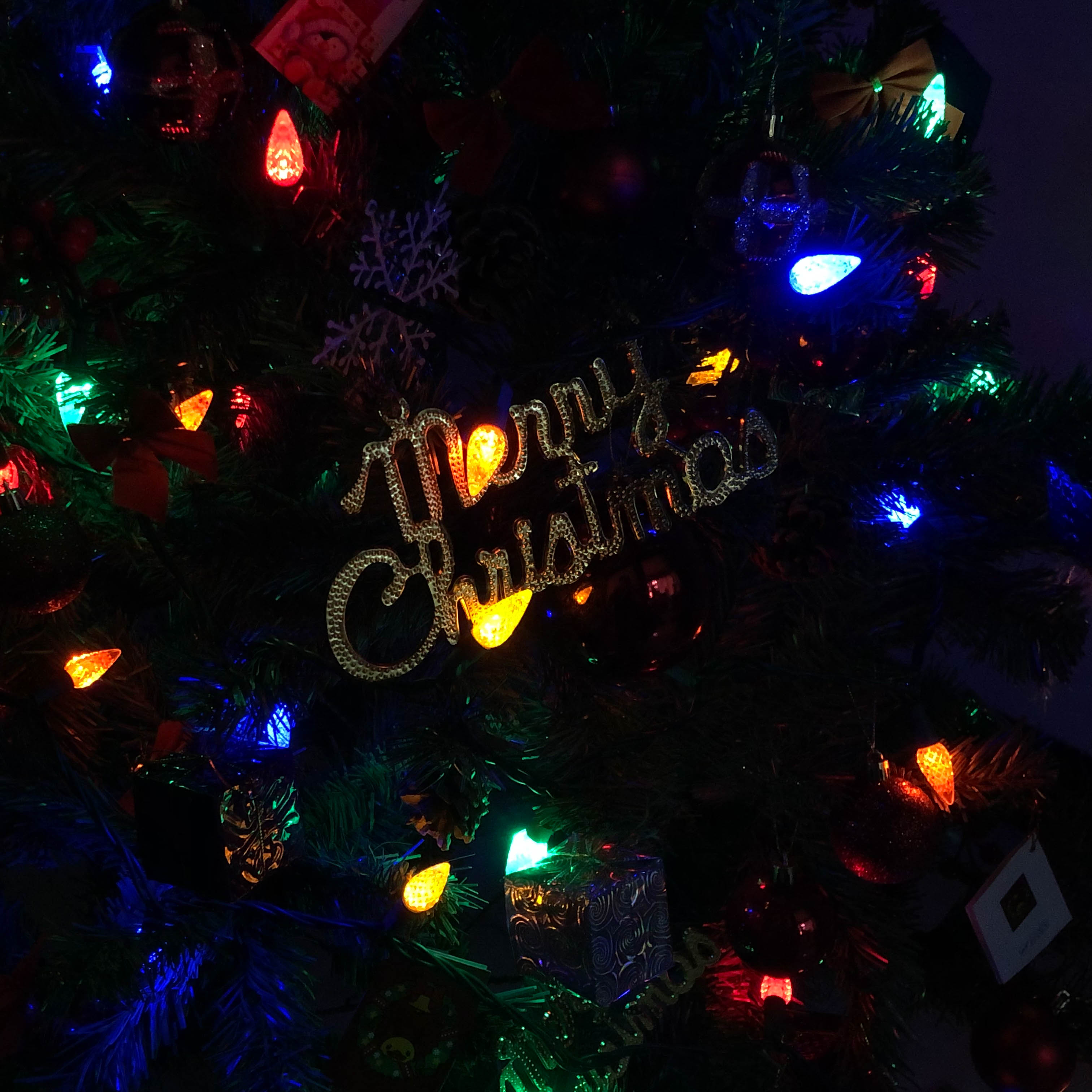 Multi UL Водонепроницаемые светодиодные рождественские огни C6 с клубникой 